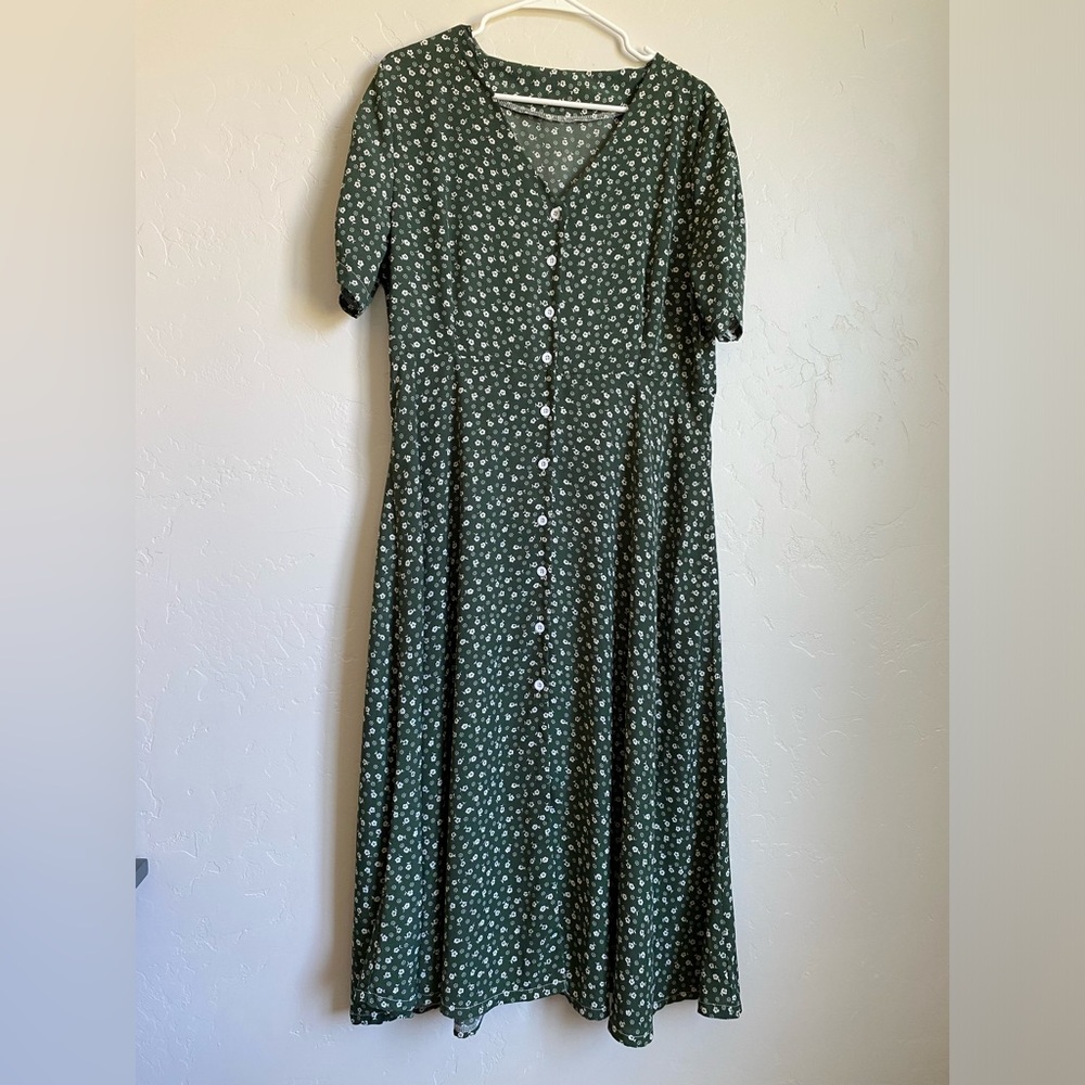 Cute summer dress for those breezy summer nights and wedding days!